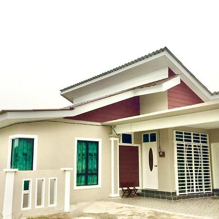 Aina Guest House Kota Bharu Exterior foto