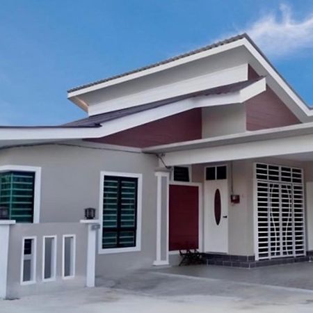 Aina Guest House Kota Bharu Exterior foto