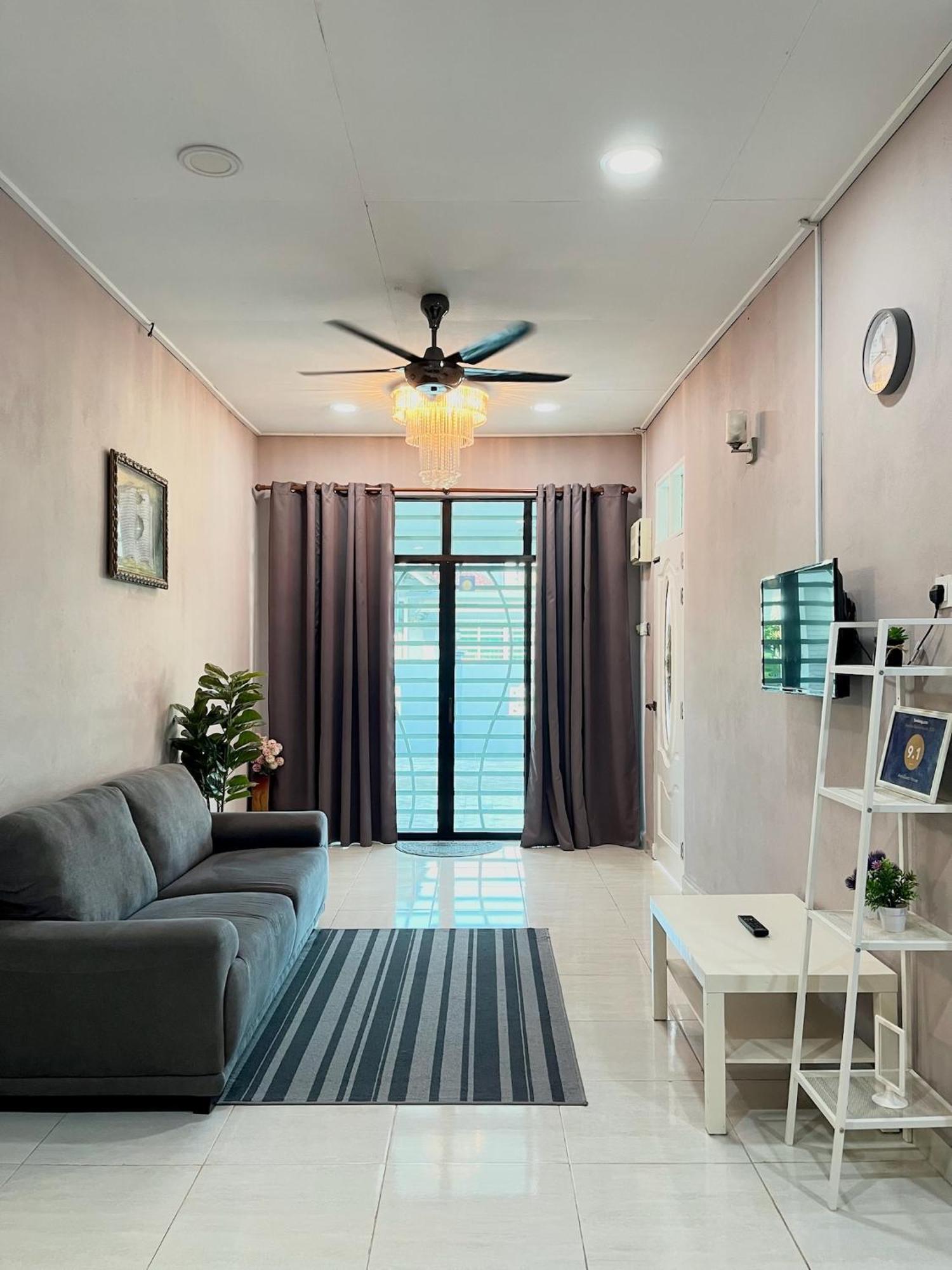 Aina Guest House Kota Bharu Exterior foto